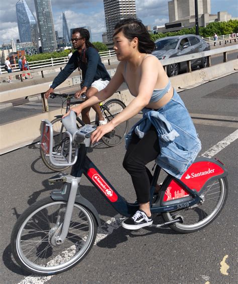 wnbr 2022|In pictures: the 2022 World Naked Bike Ride zoomed through。